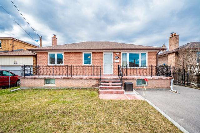 17 Ayr Cres, House detached with 3 bedrooms, 3 bathrooms and 6 parking in Toronto ON | Image 1