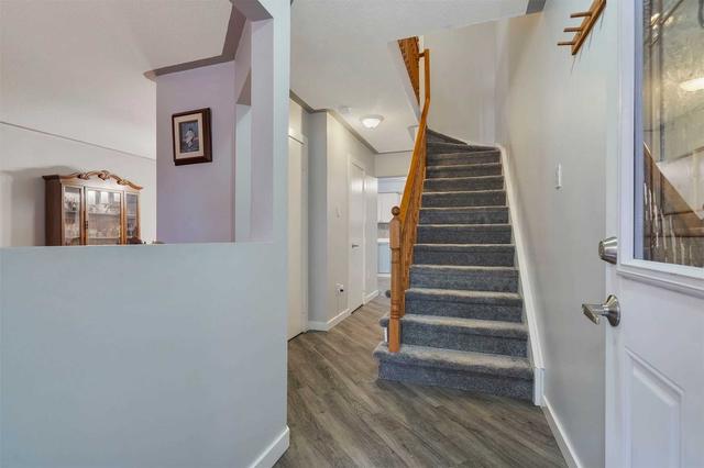167 Howard Cres, House attached with 3 bedrooms, 2 bathrooms and 2 parking in Orangeville ON | Image 13