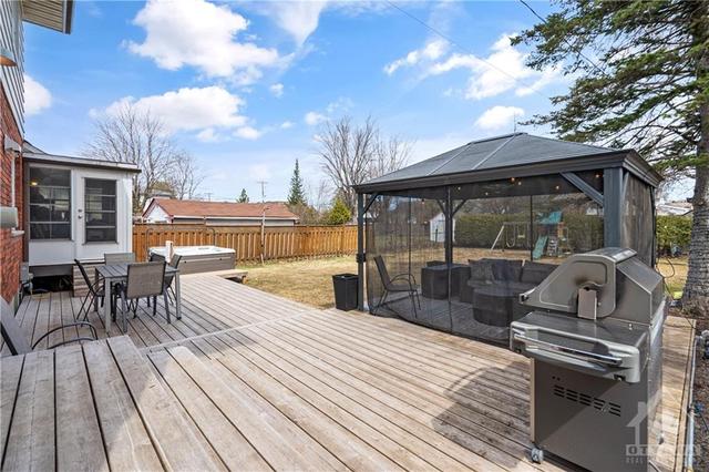 965 Winnington Avenue, House detached with 5 bedrooms, 4 bathrooms and 5 parking in Ottawa ON | Image 27
