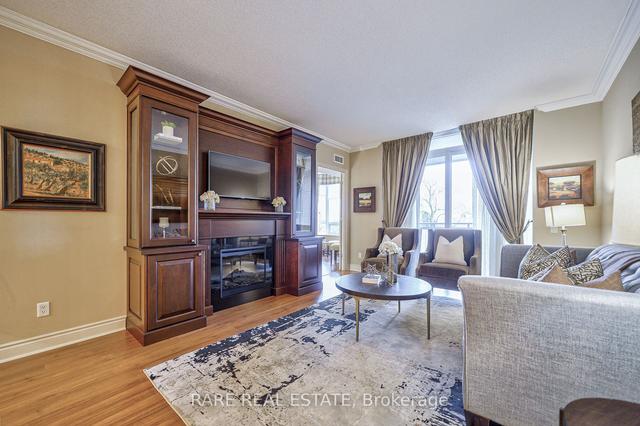 320 - 10101 Yonge St, Condo with 2 bedrooms, 3 bathrooms and 2 parking in Richmond Hill ON | Image 11