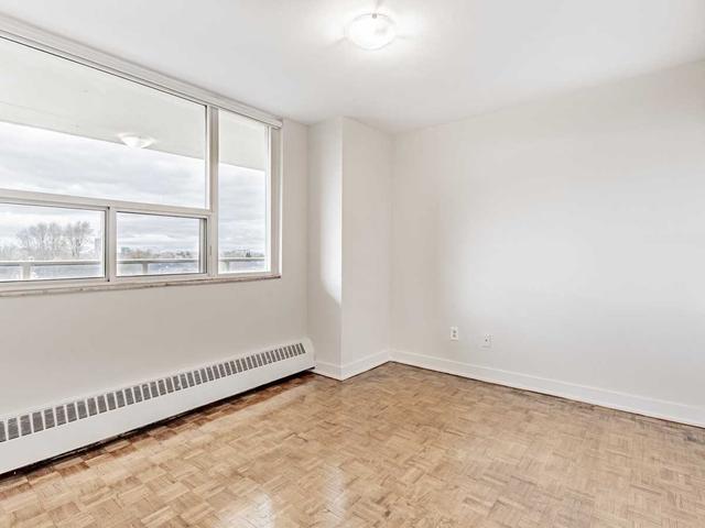 908 - 2900 Bathurst St, Condo with 3 bedrooms, 2 bathrooms and 1 parking in Toronto ON | Image 20