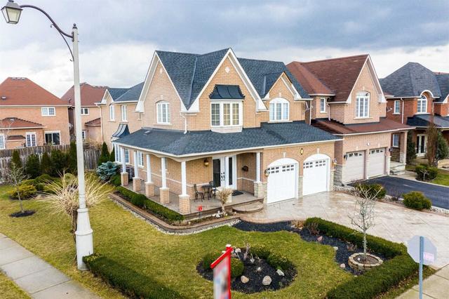 1 Timberwolf Rd, House detached with 4 bedrooms, 3 bathrooms and 6 parking in Brampton ON | Card Image