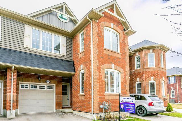 225 Mortimer Cres, House attached with 3 bedrooms, 3 bathrooms and 2 parking in Milton ON | Image 1