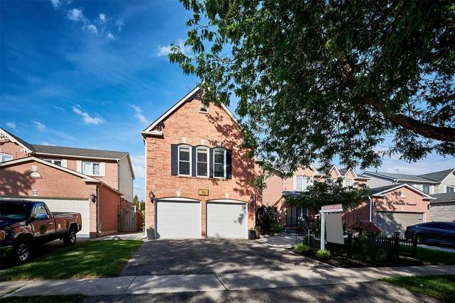51 Hillhurst Cres, House detached with 4 bedrooms, 4 bathrooms and 5 parking in Clarington ON | Image 1
