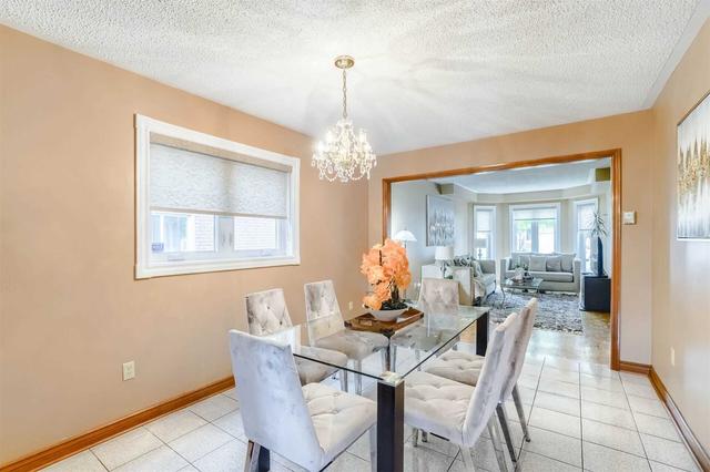 5 Foxtail Rd W, House detached with 4 bedrooms, 4 bathrooms and 6 parking in Brampton ON | Image 3