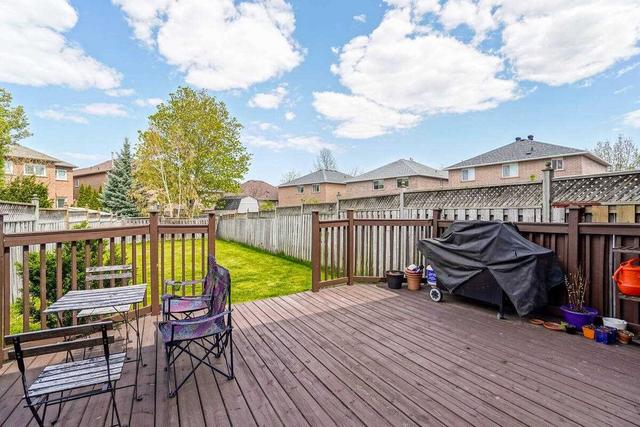 806 Ashprior Ave, House attached with 3 bedrooms, 4 bathrooms and 3 parking in Mississauga ON | Image 32