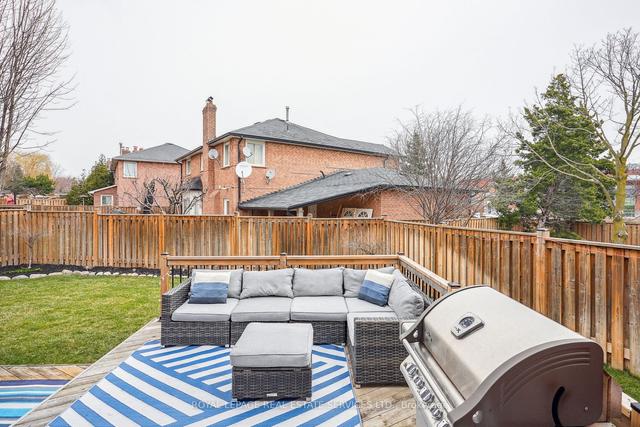1327 Chalfield Dr, House detached with 3 bedrooms, 3 bathrooms and 4 parking in Oakville ON | Image 28