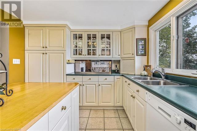 329 County Road 7, House detached with 4 bedrooms, 3 bathrooms and 5 parking in Prince Edward County ON | Image 30