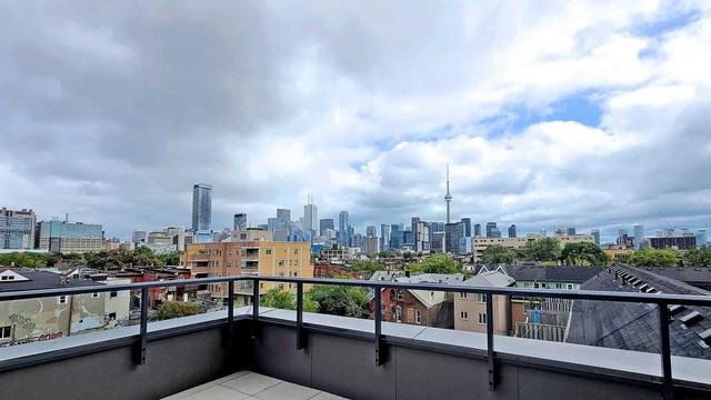 1023 - 297 College St, Condo with 2 bedrooms, 2 bathrooms and 0 parking in Toronto ON | Image 28