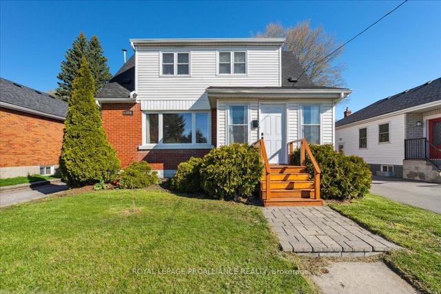 370 Bridge St E, House detached with 3 bedrooms, 1 bathrooms and 3 parking in Belleville ON | Image 1