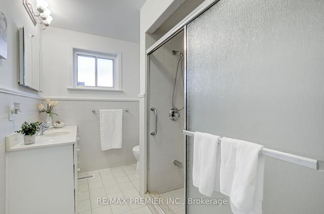14 Veerland Dr, House detached with 3 bedrooms, 3 bathrooms and 6 parking in Toronto ON | Image 22