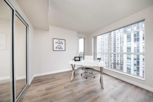 1102 - 28 Hollywood Ave, Condo with 2 bedrooms, 2 bathrooms and 2 parking in Toronto ON | Image 6