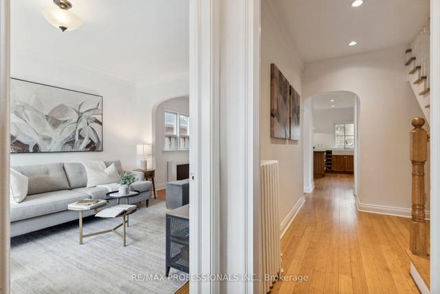38 Thirty Fifth St, House detached with 3 bedrooms, 4 bathrooms and 4 parking in Toronto ON | Image 23