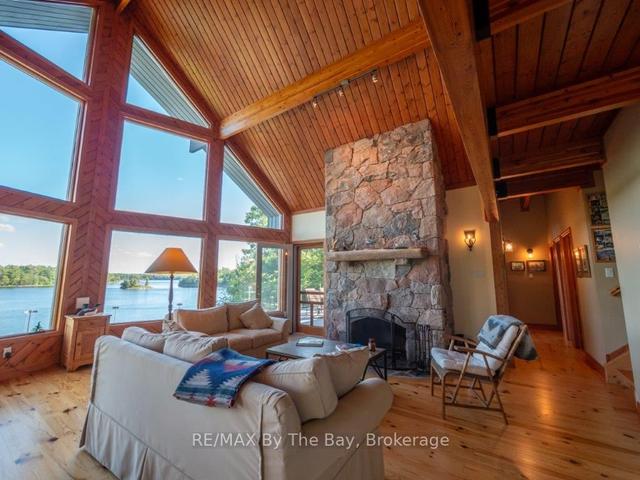 23212 Georgian Bay Shore, House detached with 3 bedrooms, 2 bathrooms and 0 parking in Georgian Bay ON | Image 10