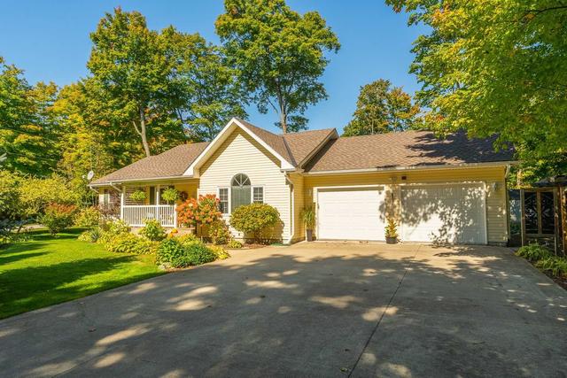 417 Manley Cres, House detached with 2 bedrooms, 3 bathrooms and 6 parking in South Bruce Peninsula ON | Image 23