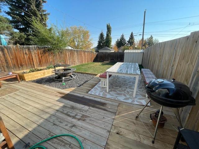 8034 24 Street Se, Home with 3 bedrooms, 1 bathrooms and 2 parking in Calgary AB | Image 24