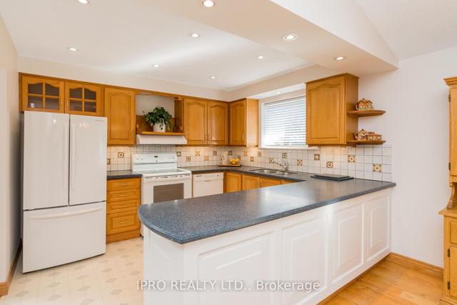 10 Ladin Dr, House detached with 4 bedrooms, 4 bathrooms and 5 parking in Brampton ON | Image 19