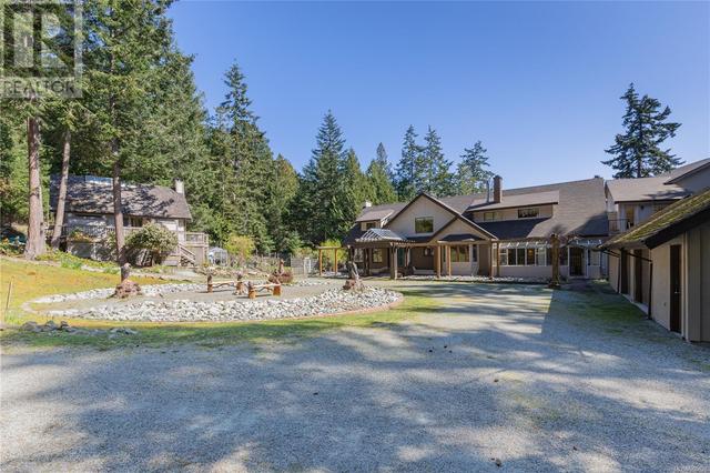 630 Dinner Bay Rd, House detached with 12 bedrooms, 16 bathrooms and 12 parking in Southern Gulf Islands BC | Image 8