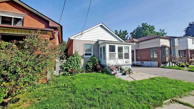 300 St Eloi Ave, House detached with 3 bedrooms, 2 bathrooms and 5 parking in Oshawa ON | Image 23