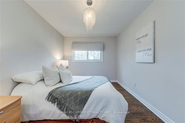 629 Francis Rd, Townhouse with 3 bedrooms, 2 bathrooms and 1 parking in Burlington ON | Image 21