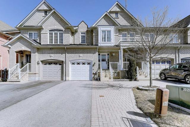 37 Crestbank Crt, House attached with 3 bedrooms, 3 bathrooms and 1 parking in Vaughan ON | Image 1
