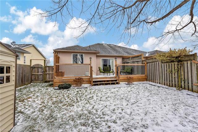 32 Whitlaw Way, House semidetached with 3 bedrooms, 2 bathrooms and 3 parking in Brant ON | Image 21