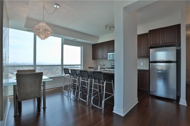 1605 - 1 Hurontario St, Condo with 2 bedrooms, 2 bathrooms and 1 parking in Mississauga ON | Image 6