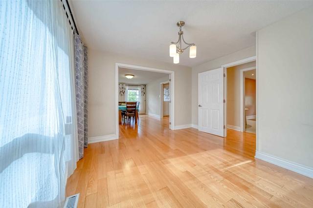 71 Ardgowan Cres, House detached with 4 bedrooms, 3 bathrooms and 2 parking in Toronto ON | Image 34