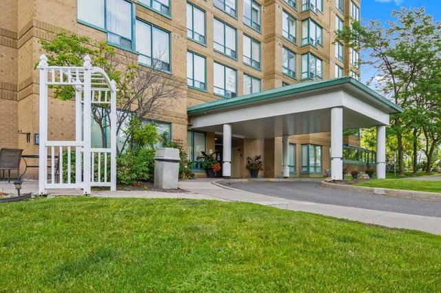 711 - 711 Rossland Rd E, Condo with 2 bedrooms, 2 bathrooms and 1 parking in Whitby ON | Card Image
