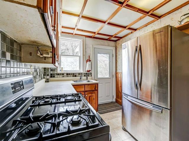 36 Eighth St, House semidetached with 3 bedrooms, 2 bathrooms and 1 parking in Toronto ON | Image 3
