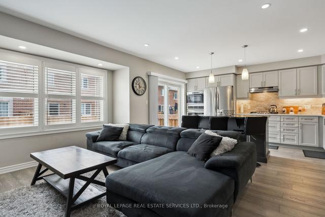 87 Reichert Crt, Townhouse with 3 bedrooms, 3 bathrooms and 2 parking in Milton ON | Image 9