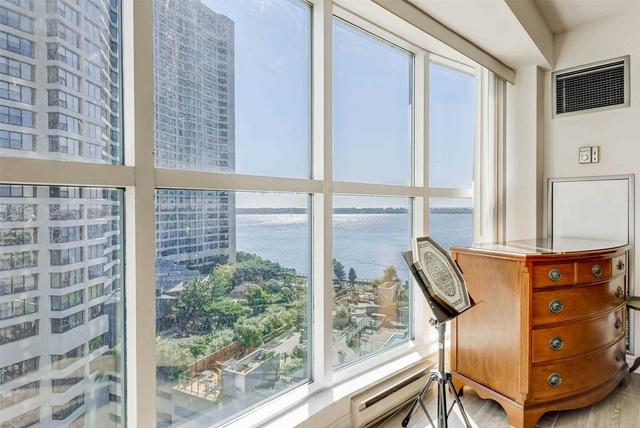 1602 - 77 Harbour Sq, Condo with 2 bedrooms, 2 bathrooms and 1 parking in Toronto ON | Image 20