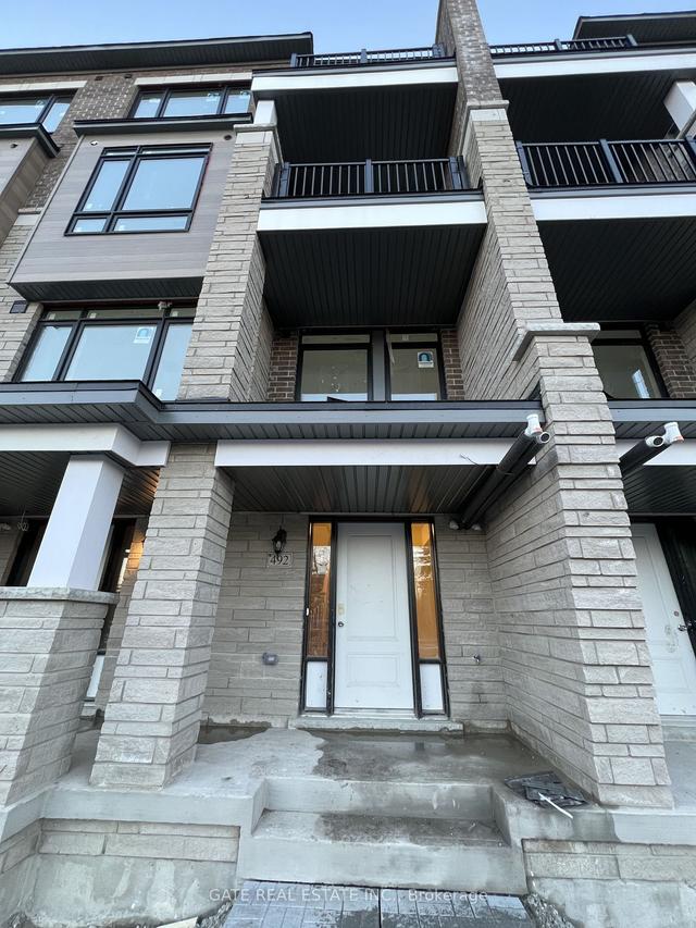 06 - 492 Salem Rd S, Townhouse with 2 bedrooms, 4 bathrooms and 2 parking in Ajax ON | Image 1
