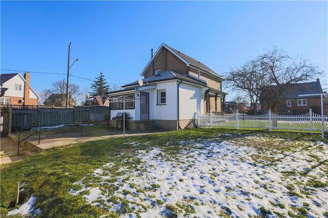 7 Downing Street, House detached with 3 bedrooms, 1 bathrooms and null parking in Brantford ON | Image 21