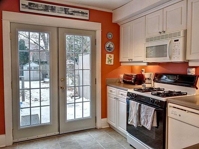 35 Le May Rd, House semidetached with 2 bedrooms, 1 bathrooms and 1 parking in Toronto ON | Image 16