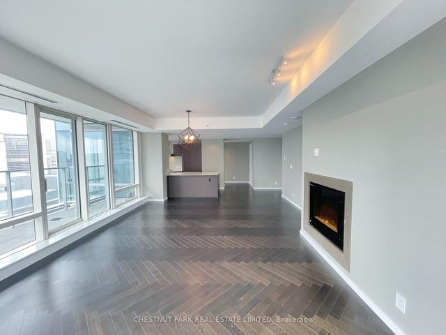 1802 - 180 University Ave, Condo with 1 bedrooms, 2 bathrooms and 11 parking in Toronto ON | Image 24