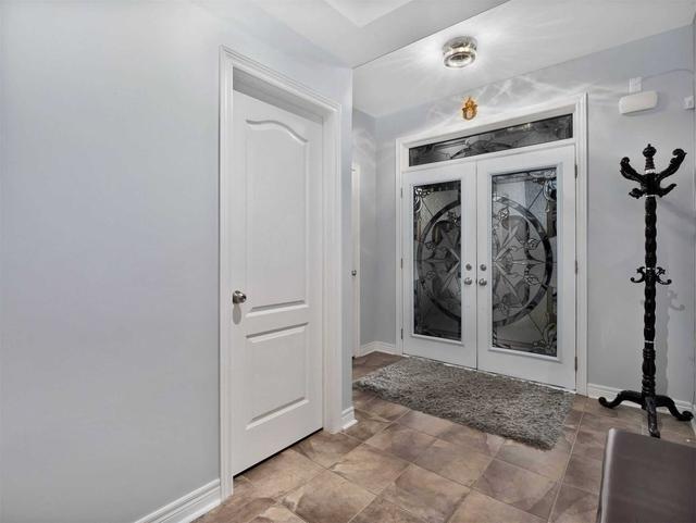 on - 451 Summerlyn Tr, House detached with 4 bedrooms, 4 bathrooms and 5 parking in Bradford West Gwillimbury ON | Image 12