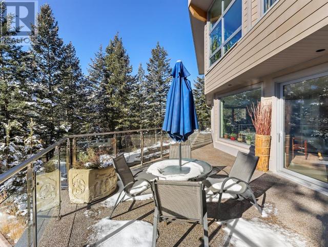 32 Juniper Ridge, House detached with 3 bedrooms, 4 bathrooms and 6 parking in Canmore AB | Image 11