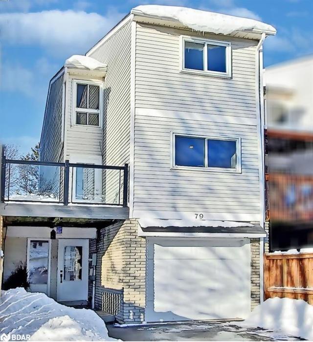 79 Scott Crescent, House attached with 4 bedrooms, 1 bathrooms and 3 parking in Barrie ON | Image 1