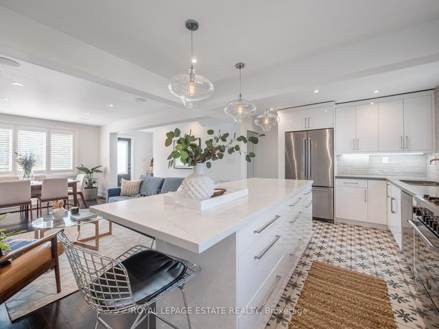 337 Blantyre Ave, House semidetached with 3 bedrooms, 2 bathrooms and 2 parking in Toronto ON | Image 16
