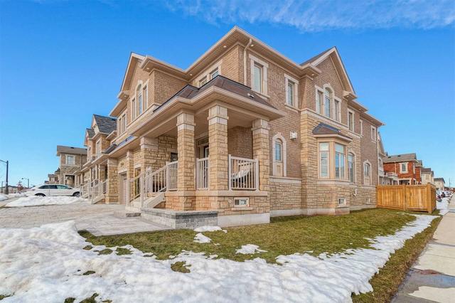 3041 Max Khan Blvd, House semidetached with 4 bedrooms, 3 bathrooms and 3 parking in Oakville ON | Image 18