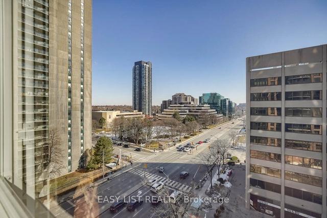 910 - 33 Sheppard Ave, Condo with 2 bedrooms, 2 bathrooms and 1 parking in Toronto ON | Image 3