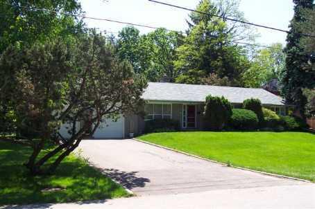 80 Maplewood Rd, House detached with 3 bedrooms, 1 bathrooms and 6 parking in Mississauga ON | Image 1