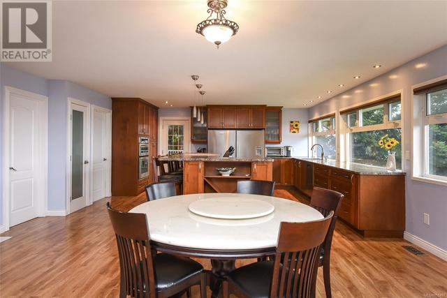 3828 Laurel Dr, House detached with 4 bedrooms, 2 bathrooms and 6 parking in Comox Valley A BC | Image 19