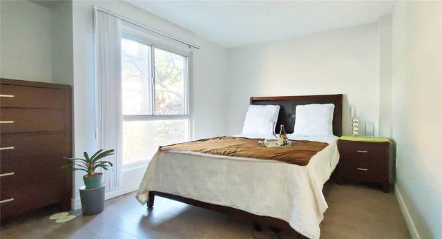13 Curly Vineway, Townhouse with 3 bedrooms, 3 bathrooms and 1 parking in Toronto ON | Image 10