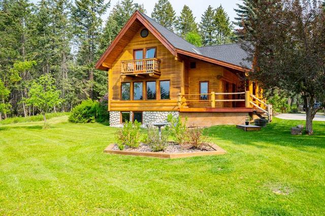 644 Lapp Rd, House detached with 8 bedrooms, 9 bathrooms and null parking in Columbia Shuswap A BC | Image 4
