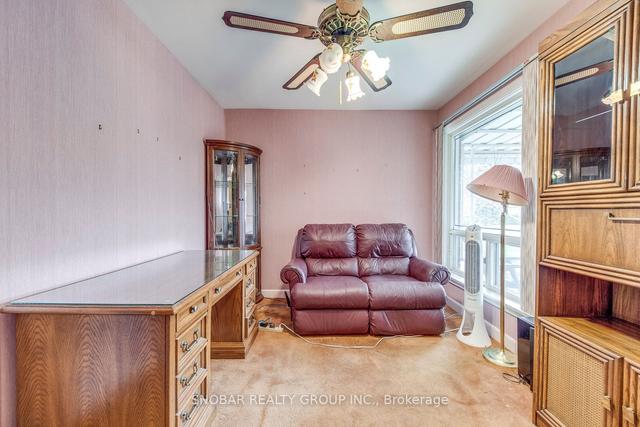 20 Lesmar Dr, House detached with 3 bedrooms, 2 bathrooms and 3 parking in Toronto ON | Image 14