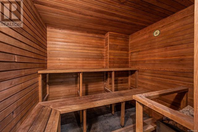 Sauna from main floor bathroom | Image 27