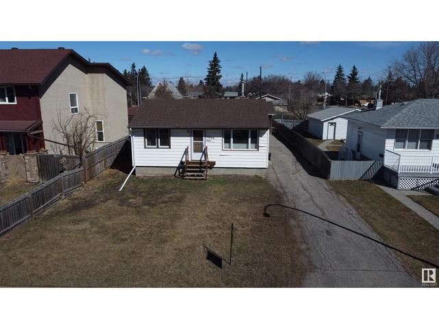 15906 106a Av Nw, House detached with 3 bedrooms, 2 bathrooms and null parking in Edmonton AB | Image 29