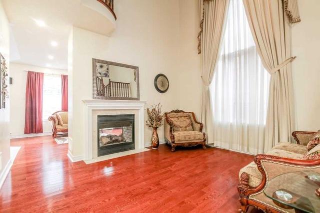 38 Village Lake Cres, House detached with 4 bedrooms, 4 bathrooms and 4 parking in Brampton ON | Image 25
